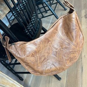 Leaders in leather satchel bag